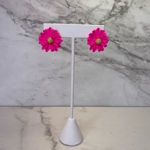 Hot pink flower stud
